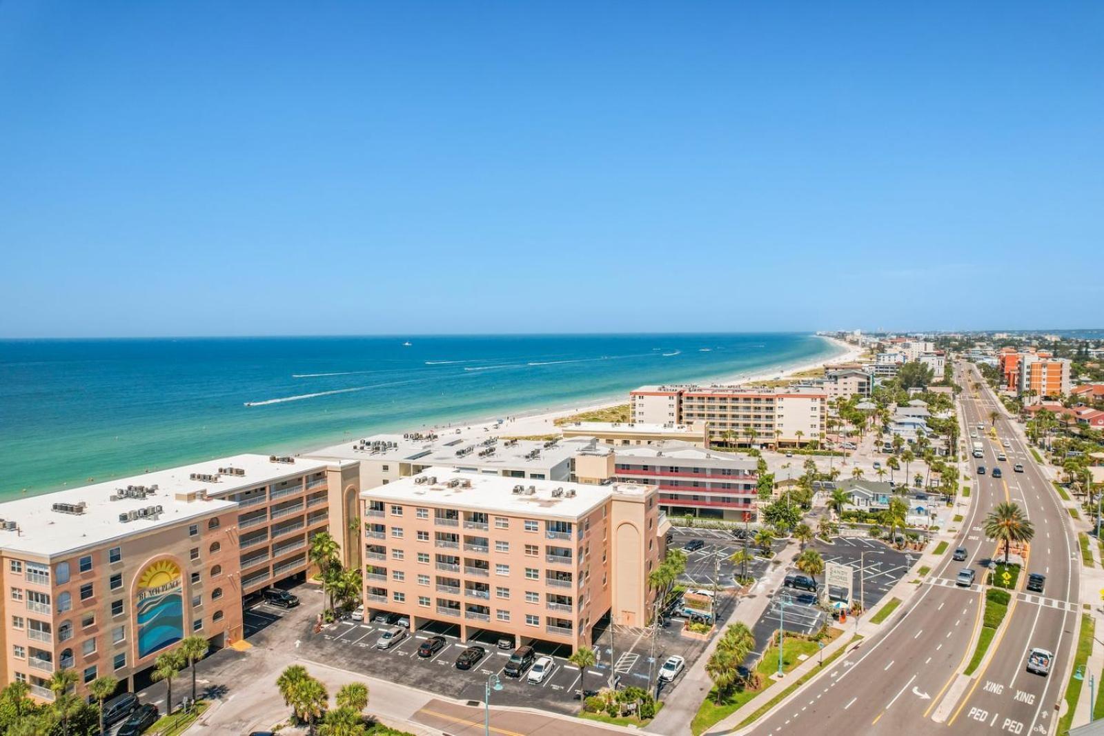 #205 Beach Place Condos St. Pete Beach Exterior photo