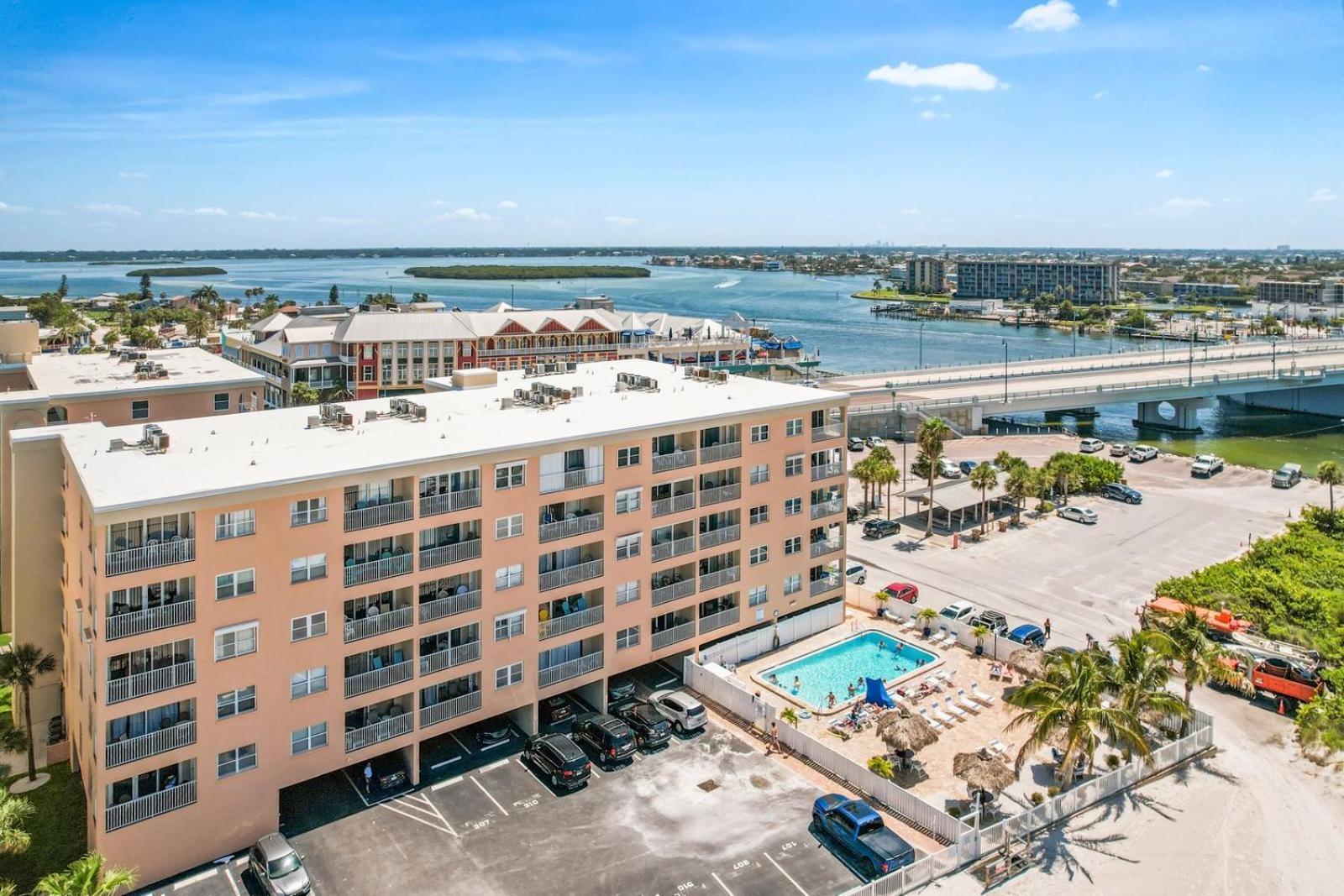 #205 Beach Place Condos St. Pete Beach Exterior photo